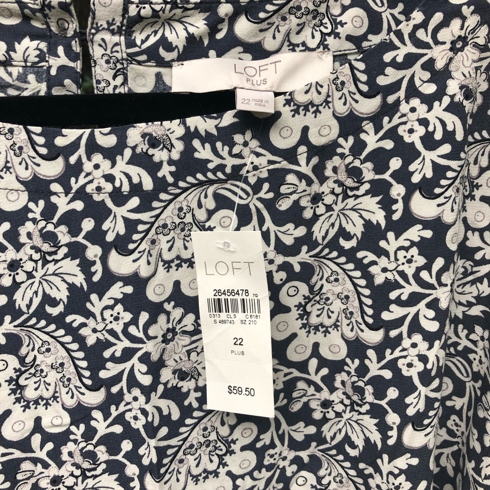Loft Plus Blouse (Size:22) - Picture 2 of 6